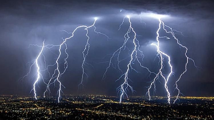 अमेरिका में काफी दूर तक बिजली चमकने का नया रिकॉर्ड बना