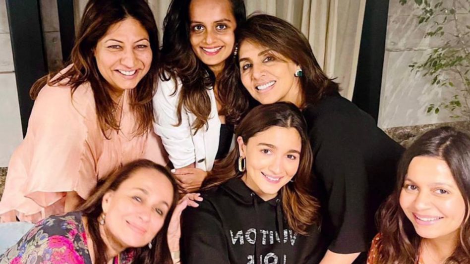 Neetu Kapoor with Alia Bhatt (Photo: Instagram/@neetukapoor) Neetu Kapoor with Alia Bhatt (Photo: Instagram/@neetukapoor)