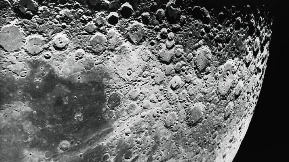 चांद की सतह पर तेज रफ्तार में गिरने वाला है 3 टन का कचरा, बन सकता है 66 फीट गहरा गड्ढा चांद की सतह पर तेज रफ्तार में गिरने वाला है 3 टन का कचरा, बन सकता है 66 फीट गहरा गड्ढा