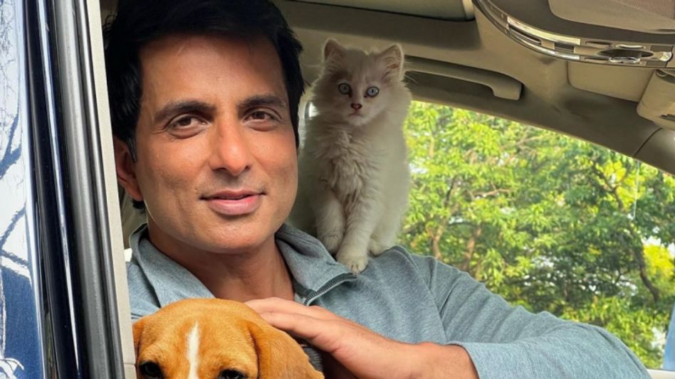 Sonu Sood helping indian students (Photo: Instagram/sonu sood) Sonu Sood helping indian students (Photo: Instagram/sonu sood)