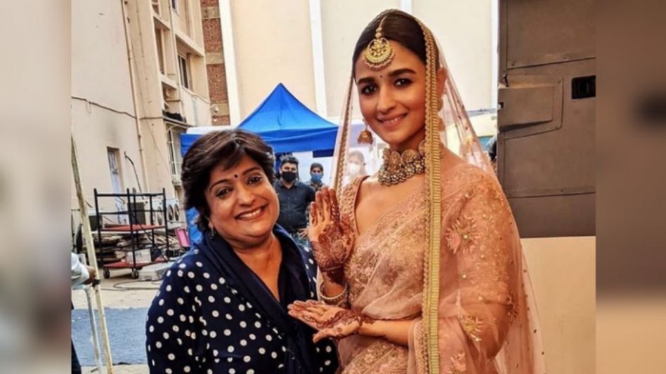 Alia Bhatt showing her mehandi (Photo: Instagram) Alia Bhatt showing her mehandi (Photo: Instagram)