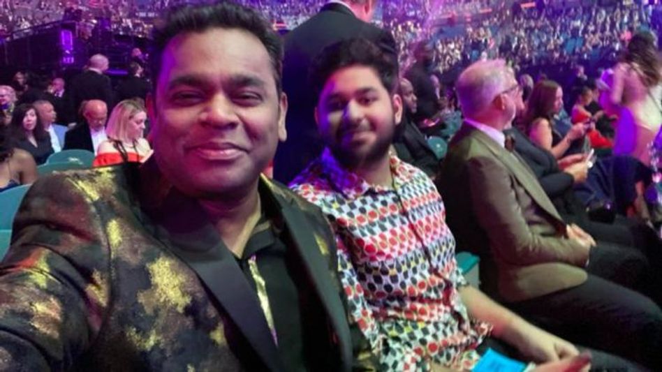 बेटे के साथ ग्रैमी अवार्ड्स में पहुंचे एआर रहमान बेटे के साथ ग्रैमी अवार्ड्स में पहुंचे एआर रहमान