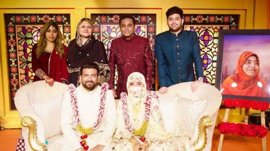 एआर रहमान ने शेयर की बेटी की शादी की तस्वीर एआर रहमान ने शेयर की बेटी की शादी की तस्वीर