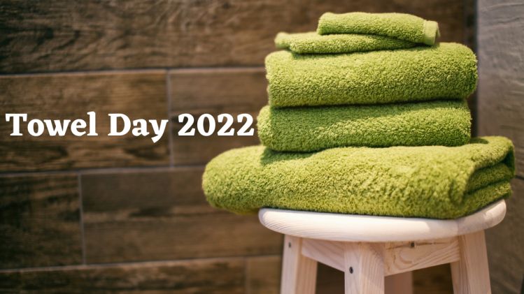 Towel Day 2022 (Photo: Unsplash)