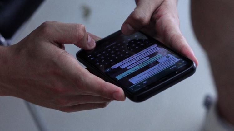 How to check Whatsapp status secretly