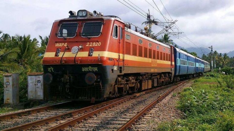 अब जल्दी कुरियर होगा सामान, आने वाले 3 साल में 100 कार्गो टर्मिनल बनाएगी रेलवे अब जल्दी कुरियर होगा सामान, आने वाले 3 साल में 100 कार्गो टर्मिनल बनाएगी रेलवे