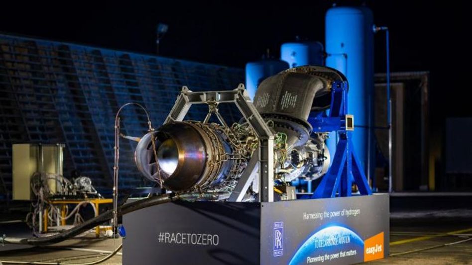Rolls Royce and easyJet run a modern aircraft engine on 100% renewable hydrogen Rolls Royce and easyJet run a modern aircraft engine on 100% renewable hydrogen
