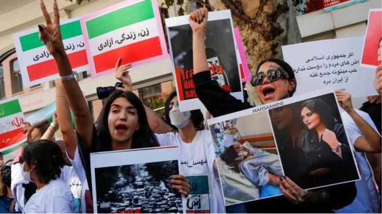 ईरान में हिजाब के खिलाफ प्रदर्शन (फाइल फोटो)