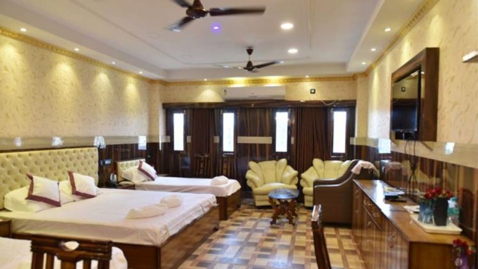 railway platform retiring room (photo tweeter) railway platform retiring room (photo tweeter)