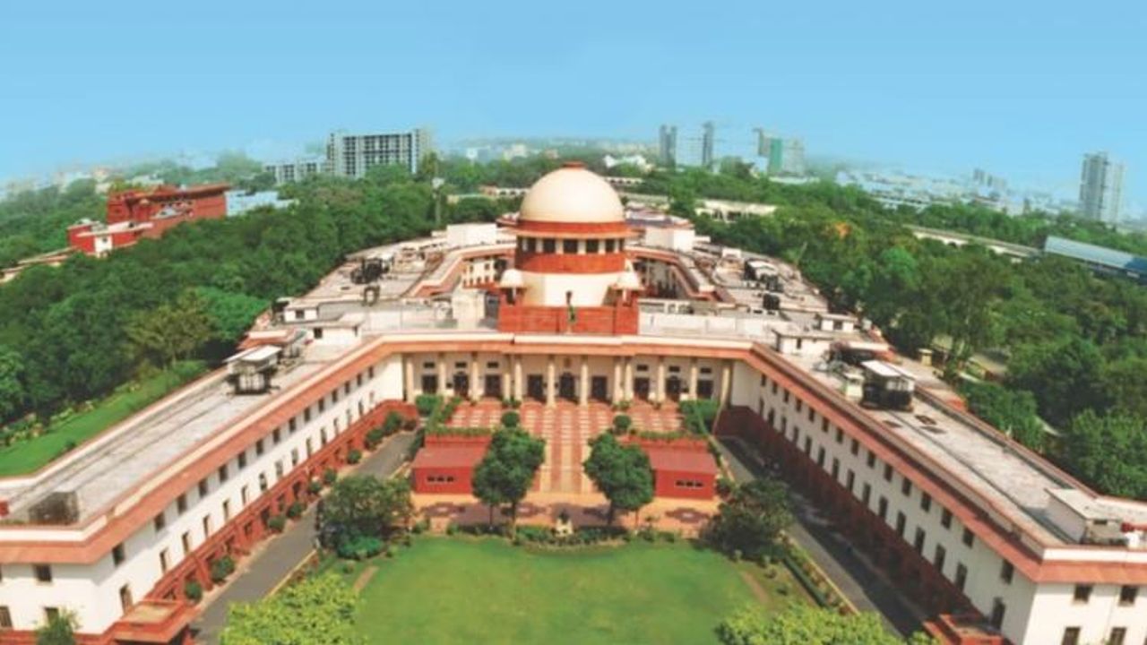 113 पद खाली, फिर भी कोई चयन नहीं! गुजरात जिला जज भर्ती पर सुप्रीम कोर्ट का बड़ा नोटिस, इंटरव्यू प्रक्रिया पर उठे सवाल 113 पद खाली, फिर भी कोई चयन नहीं! गुजरात जिला जज भर्ती पर सुप्रीम कोर्ट का बड़ा नोटिस, इंटरव्यू प्रक्रिया पर उठे सवाल