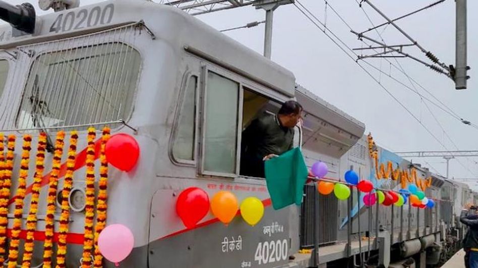 फेस्टिवल स्पेशल ट्रेन फेस्टिवल स्पेशल ट्रेन