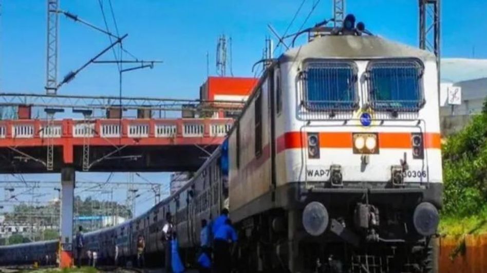 साल 2022 में मध्य रेलवे ने 1399 बच्चों को उनके परिवारों से मिलाया साल 2022 में मध्य रेलवे ने 1399 बच्चों को उनके परिवारों से मिलाया