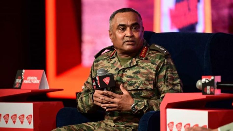 इंडिया टुडे कॉन्क्लेव 2023 में आर्मी चीफ मनोज पांडे ने अपनी बात रखी इंडिया टुडे कॉन्क्लेव 2023 में आर्मी चीफ मनोज पांडे ने अपनी बात रखी