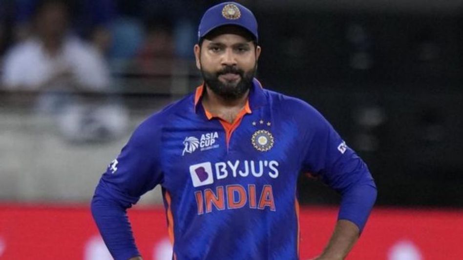 विशाखापत्तनम वनडे में रोहित शर्मा की कप्तानी में कई अनचाहे रिकॉर्ड बने (Photo/Twitter) विशाखापत्तनम वनडे में रोहित शर्मा की कप्तानी में कई अनचाहे रिकॉर्ड बने (Photo/Twitter)