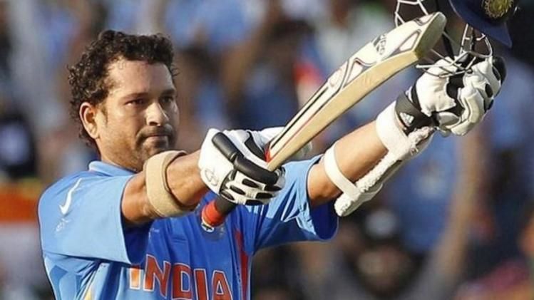 सचिन तेंदुलकर ने 31 मार्च 2001 को वनडे में 10 हजार वां रन बनाया था (Photo/Twitter) सचिन तेंदुलकर ने 31 मार्च 2001 को वनडे में 10 हजार वां रन बनाया था (Photo/Twitter)