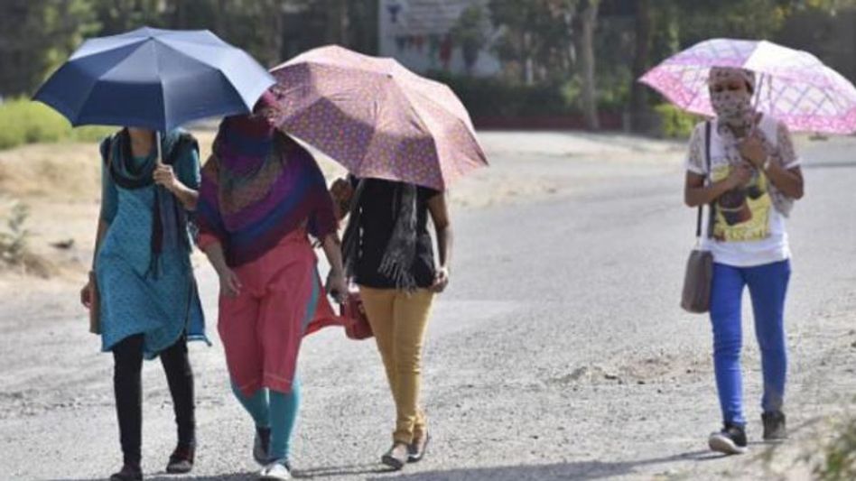 धूप में बाहर निकलने पर अपना रखें विशेष ख्याल (फाइल फोटो) धूप में बाहर निकलने पर अपना रखें विशेष ख्याल (फाइल फोटो)