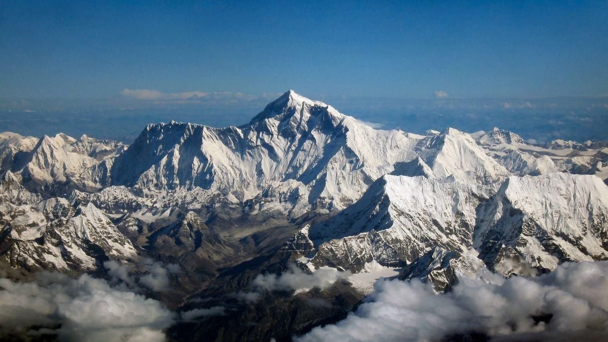 Mount Everest (Photo: Wikipedia)