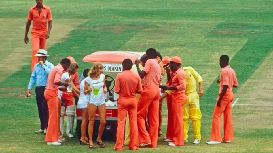 9 मई 1977 को कैरी पैकर के वर्ल्ड सीरीज प्लान से पर्दा उठा था (Photo/Twitter) 9 मई 1977 को कैरी पैकर के वर्ल्ड सीरीज प्लान से पर्दा उठा था (Photo/Twitter)