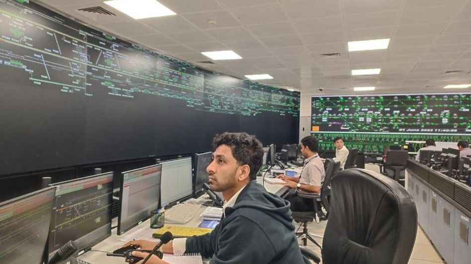 मुंबई मेट्रो ने मानसून में मुसाफिरों को मुसीबतों से बचाने के लिए कंट्रोल रूम बनाया मुंबई मेट्रो ने मानसून में मुसाफिरों को मुसीबतों से बचाने के लिए कंट्रोल रूम बनाया