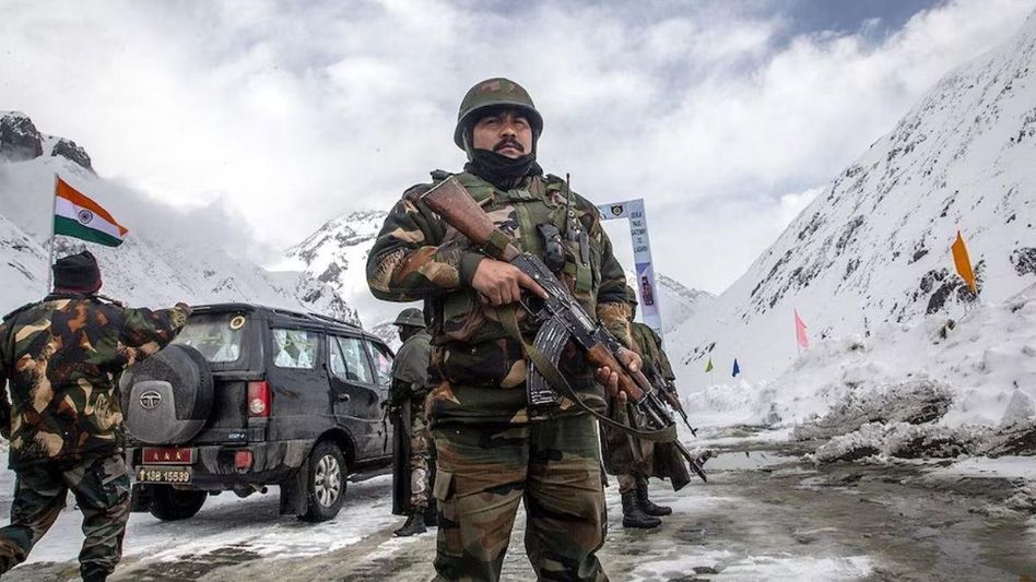 गलवान झड़प के बाद भारत ने चीन बॉर्डर पर तैनात किए थे 68 हजार सैनिक गलवान झड़प के बाद भारत ने चीन बॉर्डर पर तैनात किए थे 68 हजार सैनिक