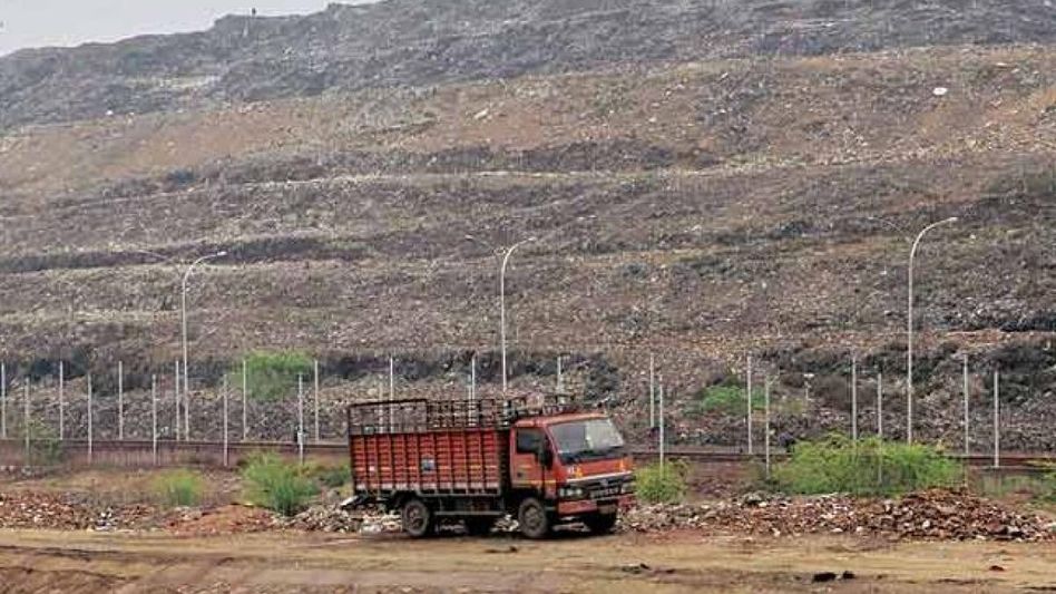 Delhi dumping site (Representative Image) Delhi dumping site (Representative Image)