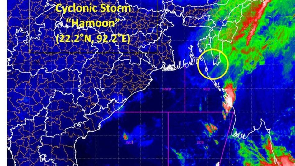 हामून तूफान आज बांग्लादेश में तट से टकराएगा (Photo/Twitter) हामून तूफान आज बांग्लादेश में तट से टकराएगा (Photo/Twitter)