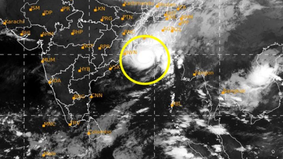 हामून तूफान 25 अक्टूबर को बांग्लादेश में तट से टकराएगा (Photo/Twitter) हामून तूफान 25 अक्टूबर को बांग्लादेश में तट से टकराएगा (Photo/Twitter)