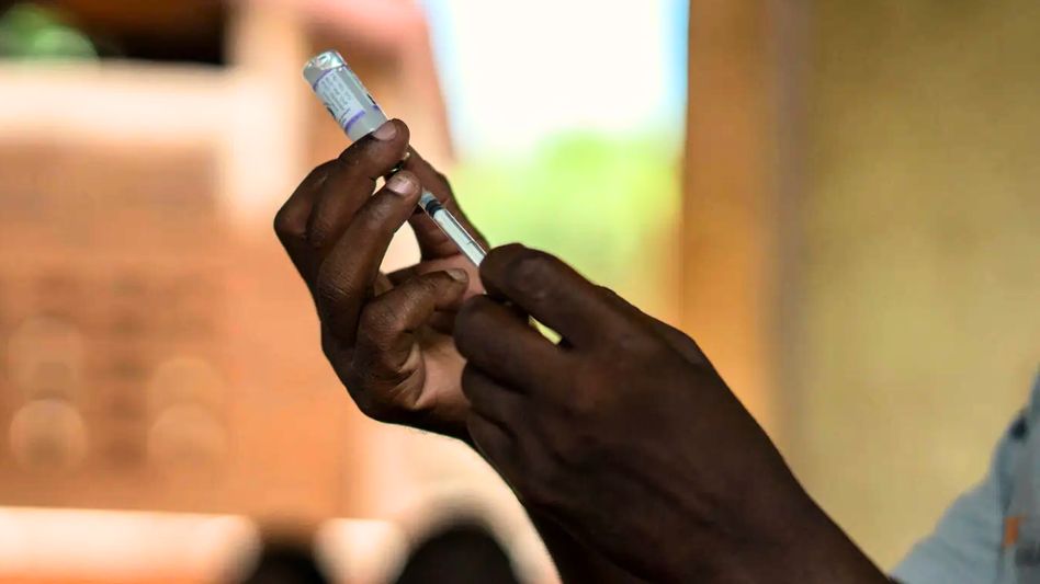 सस्ती और ज्यादा असरदार होगी मलेरिया की नई वैक्सीन! ऑक्सफोर्ड की R21 ...