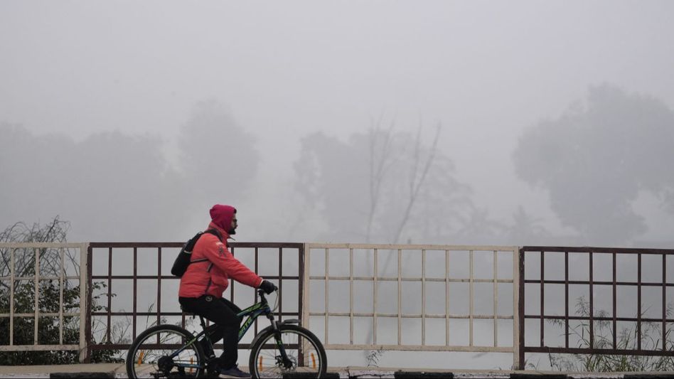 Delhi Fog (Photo: PTI) Delhi Fog (Photo: PTI)