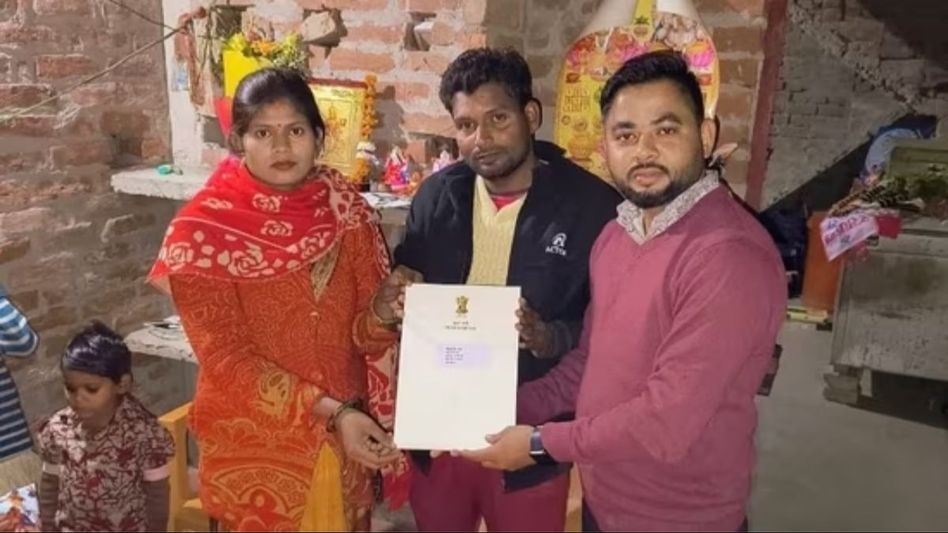 PM Modi Gifts to Meera Majhi PM Modi Gifts to Meera Majhi