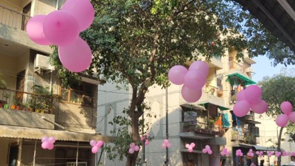 Society Decorated with Balloons Society Decorated with Balloons