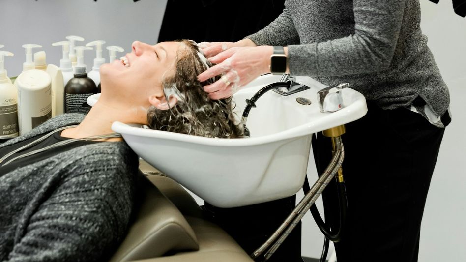 Hair treatment/Photo-Unsplash/Adam Hair treatment/Photo-Unsplash/Adam