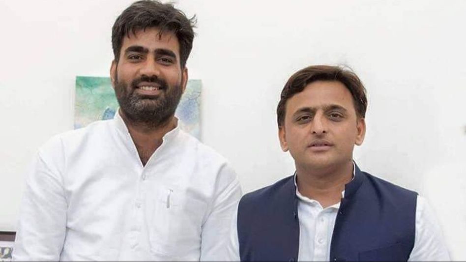 Atul Pradhan and Akhilesh Yadav (X/@atulpradhansp) Atul Pradhan and Akhilesh Yadav (X/@atulpradhansp)