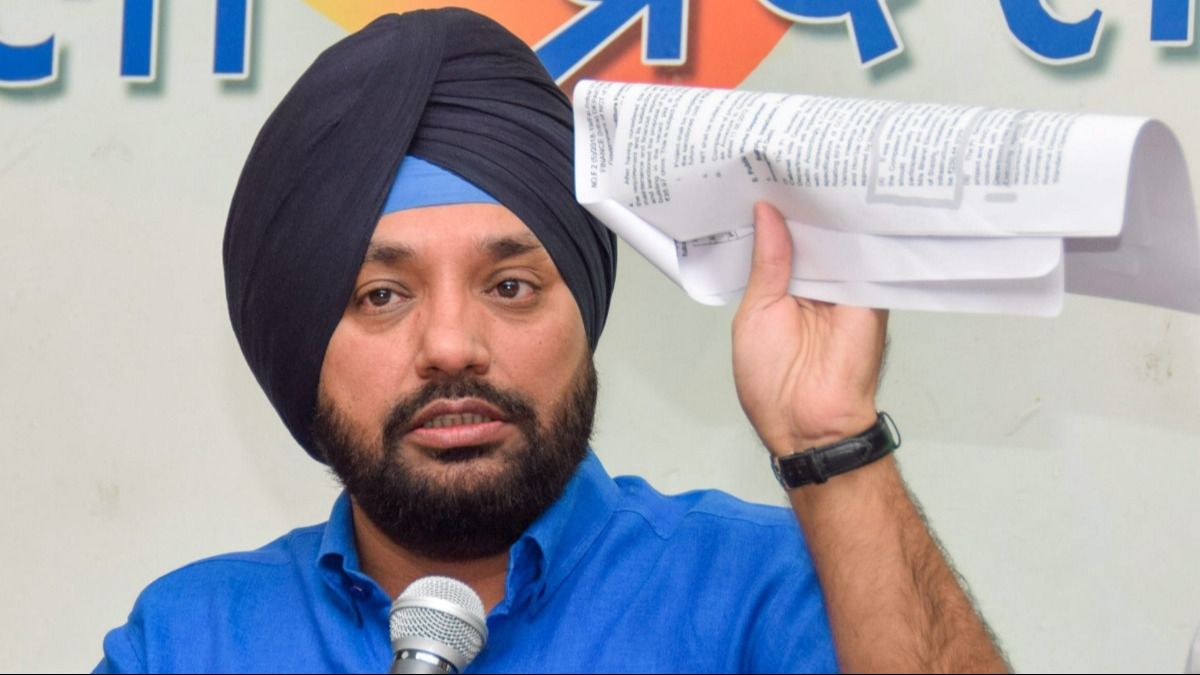 Delhi Congress chief Arvinder Lovely resigned today. Delhi Congress chief Arvinder Lovely resigned today.