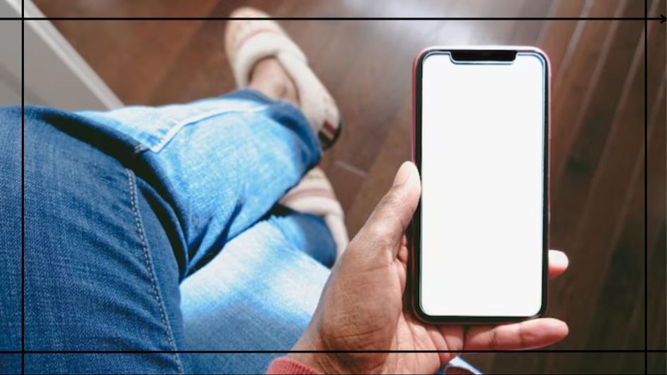 iPhone Finger/Image: Getty iPhone Finger/Image: Getty