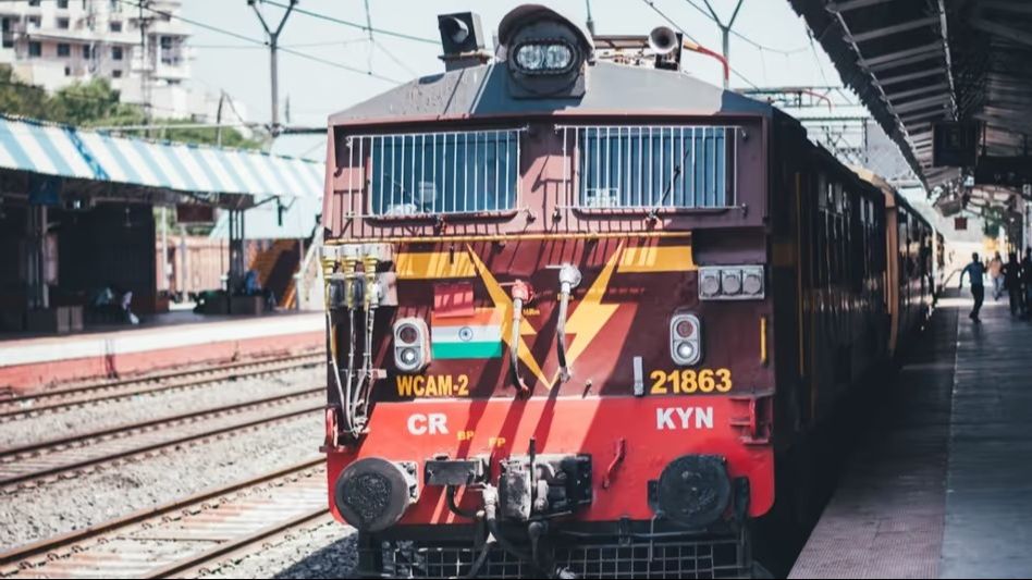 Train (Photo-Unsplash) Train (Photo-Unsplash)