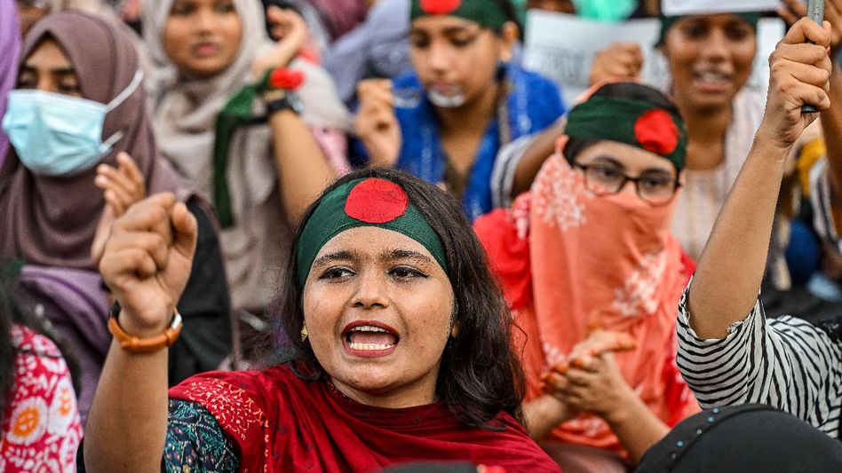 Bangladesh Students Protest: क्यों बंग्लादेश में सड़क पर उतरे स्टूडेंट्स, क्या है वजह, जानिए पूरा मामला - Why are students protesting in Bangladesh against reservation quota system Universties ...