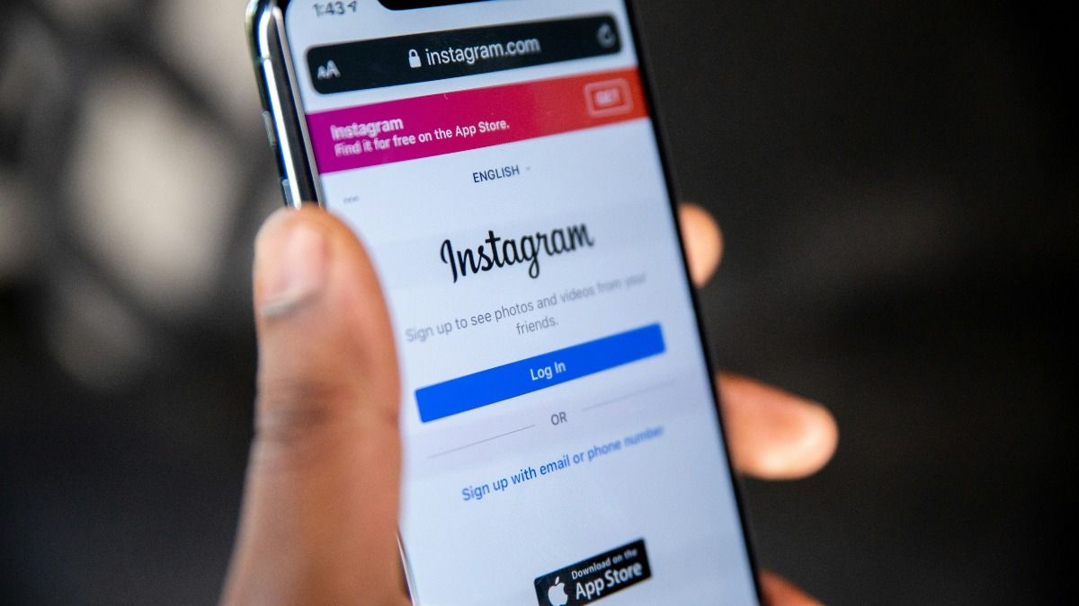 Instagram’s New Carousel Feature (Representative Image) Instagram’s New Carousel Feature (Representative Image)