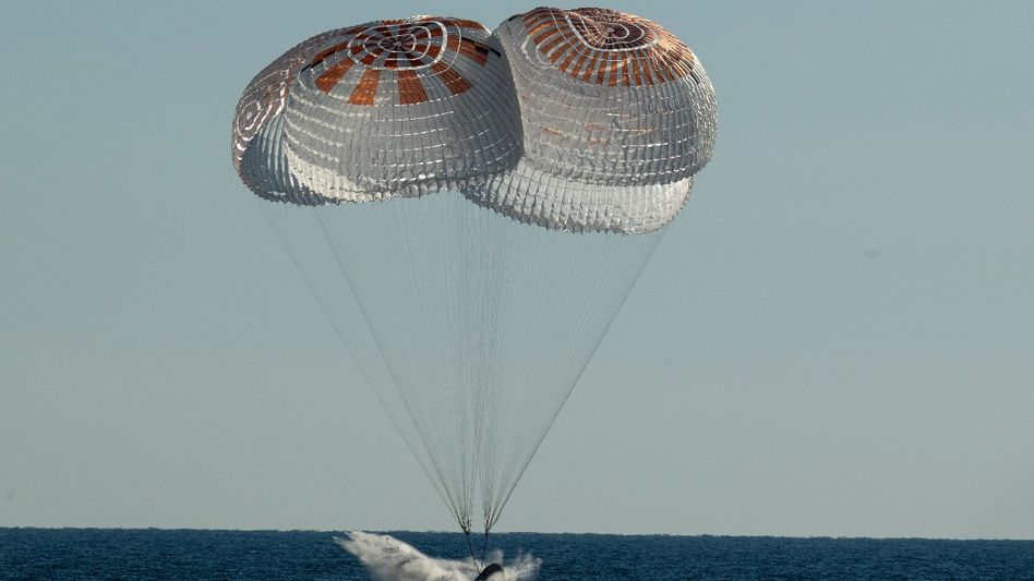 Spacecraft reentry (Photo: NASA) Spacecraft reentry (Photo: NASA)