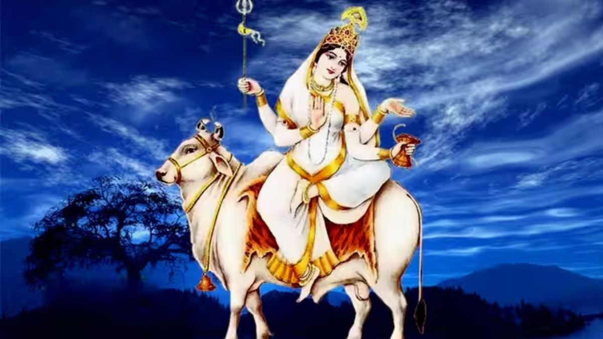 Maa Shailputri (Photo: Pinterest) Maa Shailputri (Photo: Pinterest)