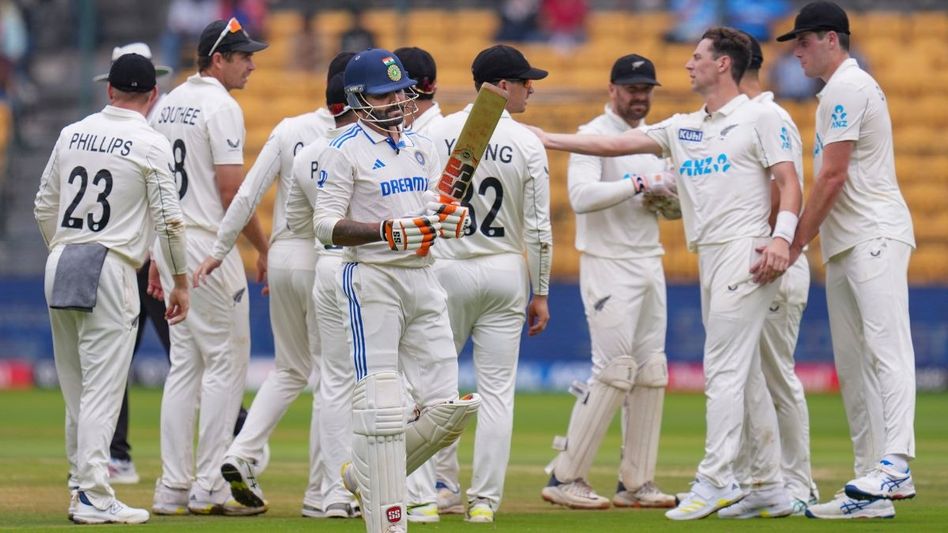 New Zealand's Matt Henry celebrates with teammates after taking the wicket of India's Ravindra Jadeja New Zealand's Matt Henry celebrates with teammates after taking the wicket of India's Ravindra Jadeja