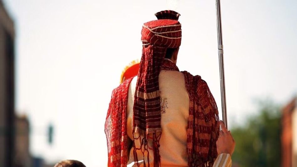 groom alone groom alone