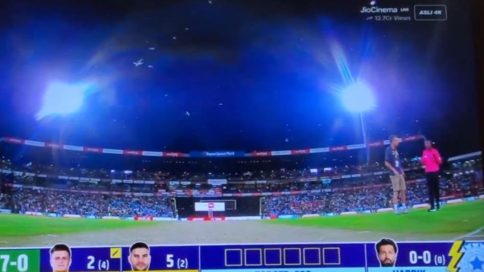 Bug Invasions on the cricket field Bug Invasions on the cricket field