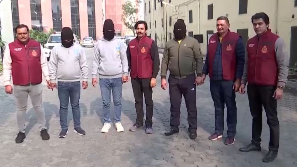 गिरफ्तार किए गए 3 ठग गिरफ्तार किए गए 3 ठग