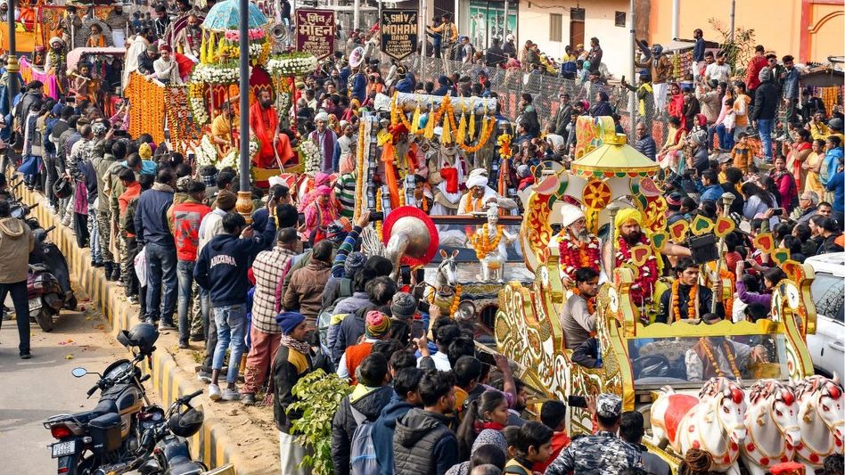 Kumbh Chavni Pravesh (Photo:PTI) Kumbh Chavni Pravesh (Photo:PTI)