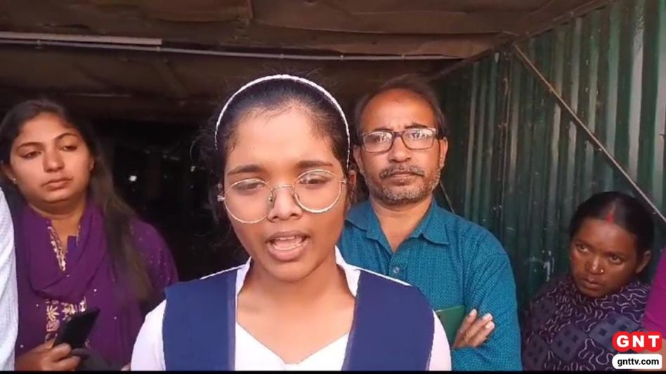 Girl Write Exam After Father Death Girl Write Exam After Father Death