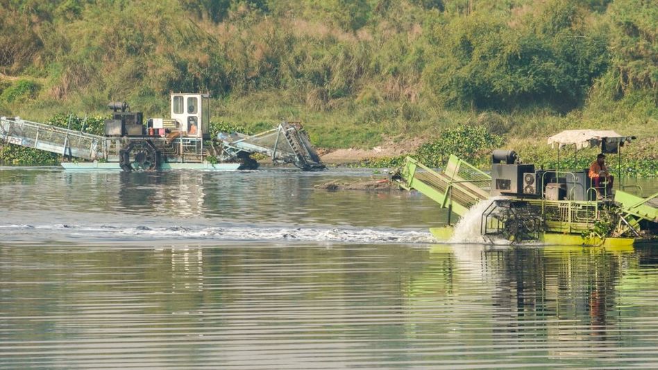 Yamuna Cleaning Mission (Photo: PTI) Yamuna Cleaning Mission (Photo: PTI)