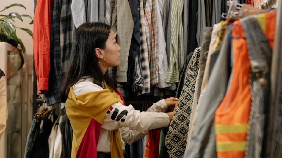 Second hand clothes becoming fashion trend Second hand clothes becoming fashion trend
