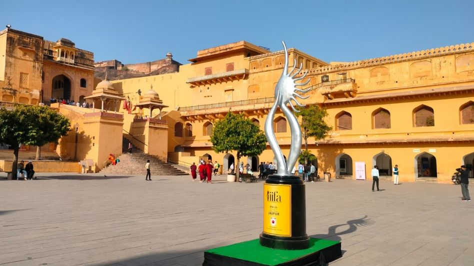 IIFA Trophy replica kept in tourist places in Jaipur IIFA Trophy replica kept in tourist places in Jaipur