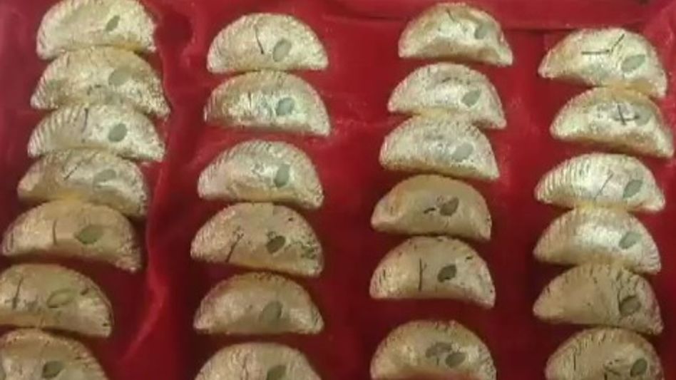 Golden Gujiya Golden Gujiya